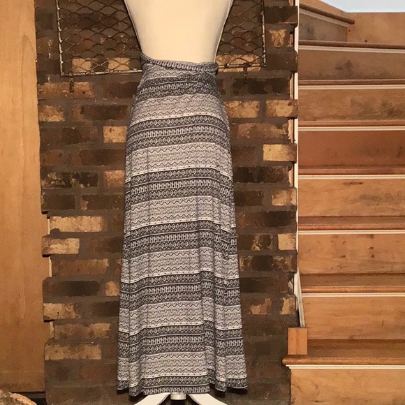 Lily Rose maxi skirt black gray geo pattern M - Picture 3 of 4
